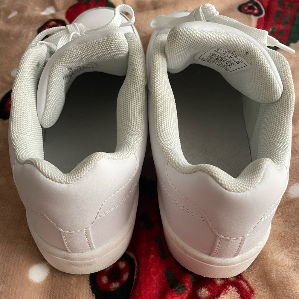 Women’s Kswiss size 9 only worn once